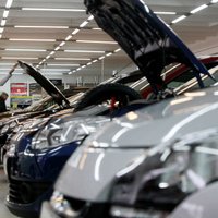 Latvijā šogad mazāks jaunu vieglo auto reģistrācijas kritums par ES vidējo
