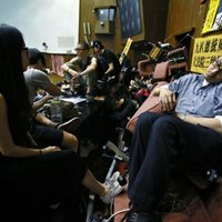 Protestētāji pret sadarbību ar Ķīnu ielauzušies Taivānas parlamentā