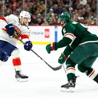 Balinskis NHL debitē ar diviem noraidījumiem, Merzļikinu atzīst par otro spožāko zvaigzni