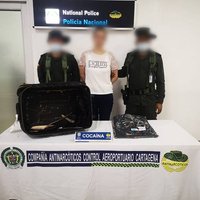ФОТО. Испания: в аэропорту задержана курьер из Латвии с 2 кг кокаина