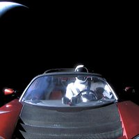 Запущенный в космос автомобиль Tesla с манекеном пересек орбиту Марса