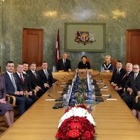 Половина новых латвийских министров — в долгах