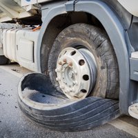 Aizliegs kravas automobiļu priekšējo asi aprīkot ar atjaunotām riepām