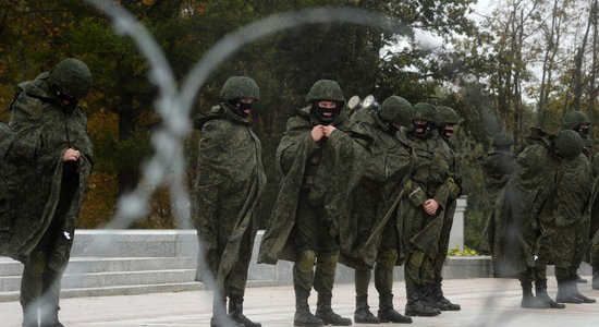 Протесты в Минске: задержания на марше "Бабушки с народом", МВД готово стрелять в демонстрантов