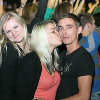 Foto: Rīgā notikusi lielākā studentu ballīte