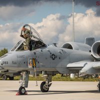 ФОТО, ВИДЕО: В Лиелварде впервые приземлились американские штурмовики A-10
