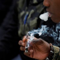 Izraēlieši rīko masveida publisku marihuānas smēķēšanas akciju
