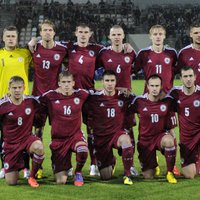 Latvijas futbola izlase FIFA rangā pakāpjas par divām pozīcijām
