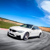 'BMW M4' speciālajā versijā 'Competition Sport'