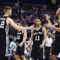 Bertānam pieticīgs spēles laiks 'Spurs' zaudējumā pret 'Clippers'