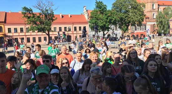 ФОТО. Зеленое море: "Жальгирис" в Каунасе встретили тысячи болельщиков