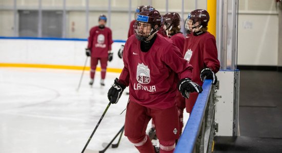 Latvijas U-18 hokeja izlase pārbaudes spēlē piekāpjas Čehijai