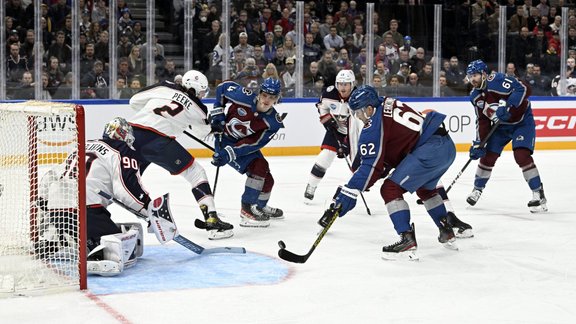 Elvis Merzļikins, hokejs, Blue Jackets, Avalanche