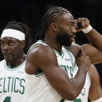 Četras spēles, četras uzvaras. NBA čempione "Celtics" mājās aptur Adetokunbo un "Bucks"