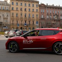 Tālāki braucieni ar elektroauto vairs nav biedējoši, skaidro pieredzējis ceļotājs