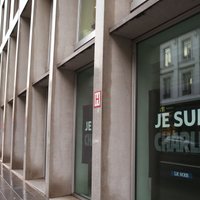Francijā aizturēti četri cilvēki par saistību ar uzbrukumu pie 'Charlie Hebdo' agrākā biroja