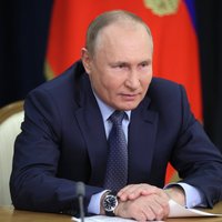 Putins vēlas steidzami runāt ar NATO par drošības garantijām