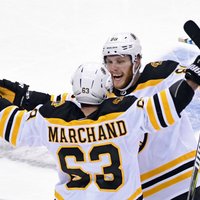 'Bruins' tuvojas NHL Stenlija kausa otrajai kārtai