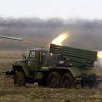 Ukrainas armijas uzbrukumā iznīcināti 11 reaktīvie mīnmetēji un trīs tanki; 100 bojāgājušie
