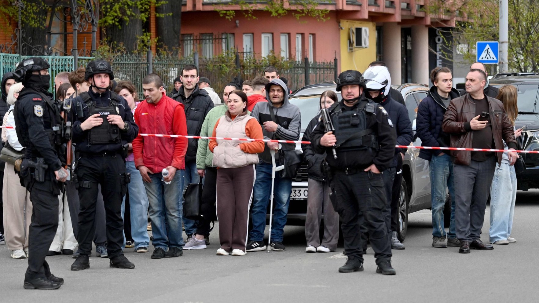 Uzbrucējam, kas Kijivā nošāva sešus cilvēkus, bija negatīvi uzskati, secina Ukrainas policija