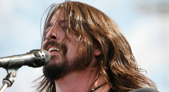 'Foo Fighters' pēc solista kritiena atceļ atlikušos koncertus Eiropā