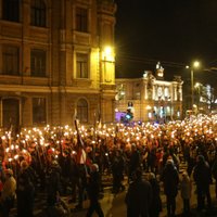 Vējonis un Straujuma nosoda vēlmi 18. novembra lāpu gājienā protestēt pret bēgļiem