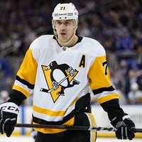 Malkins atgriežas Pitsburgā: uzbrucējs tomēr vienojas par jaunu līgumu ar 'Penguins'