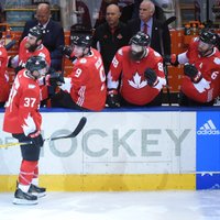 Kanādas izlase Pasaules kausa pirmajā finālspēlē pieveic Eiropu