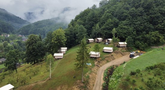 Домики в облаках, сочные арбузы и аквапарк: путешествие по украинским Карпатам