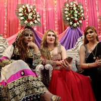 Foto: Ieskats transseksuāļu ballītē Pakistānā