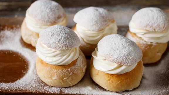 lieldienas zviedru maizītes semlor 