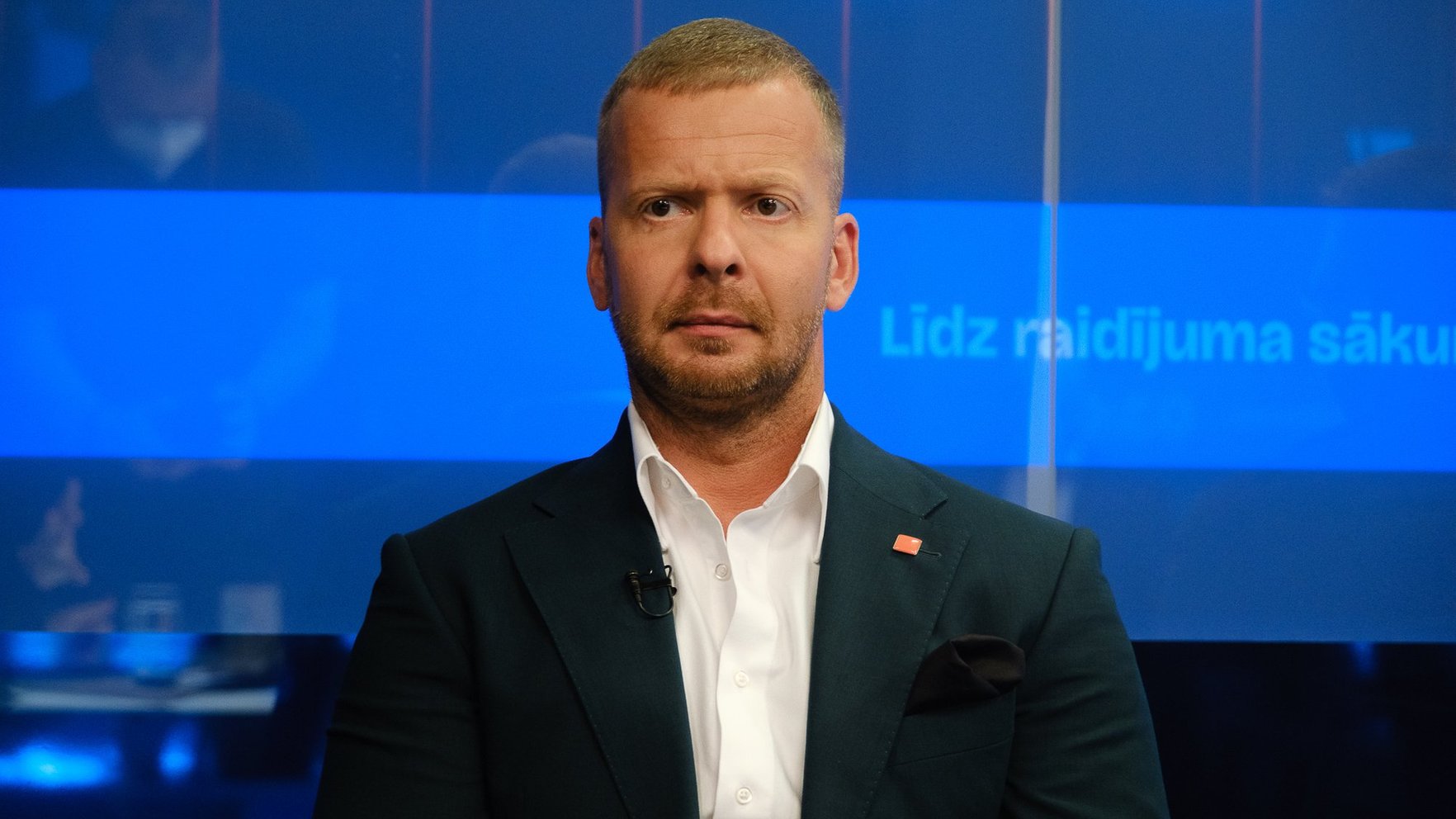 Apcietināšanas lēmums neliedz Rosļikovam saglabāt Rīgas domes deputāta mandātu