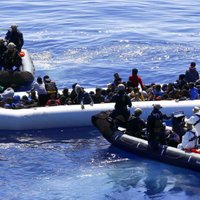 Cilvēku kontrabandisti izmanto ES Vidusjūras misiju savā labā, atzīst Vācija