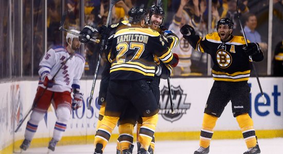 Daugaviņa 'Bruins' ar uzvaru pagarinājumā sāk Stenlija kausa otro kārtu