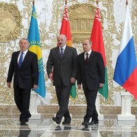 Putins, Lukašenko un Nazarbajevs parakstījuši līgumu par Eirāzijas ekonomisko savienību