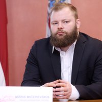 Golubevai atgriežoties Saeimā, deputāta mandātu zaudē Mičerevskis