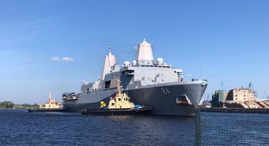 В Ригу прибыли американские корабли USS Arlington и USS Gunston Hall