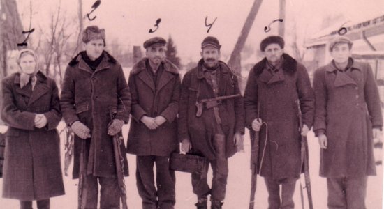 Komunistiem lika pašiem sev izrakt kapu – kā Ziemeļvidzemes partizāni pārņēma varu pagastos