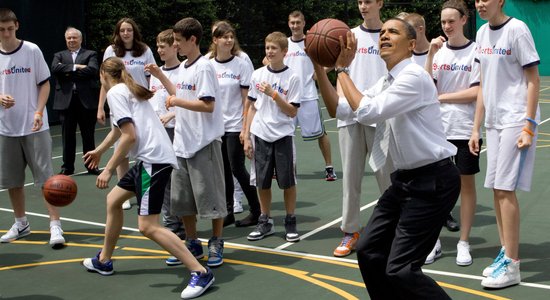 Obama pauž sarūgtinājumu par NBA sezonas kavēšanos