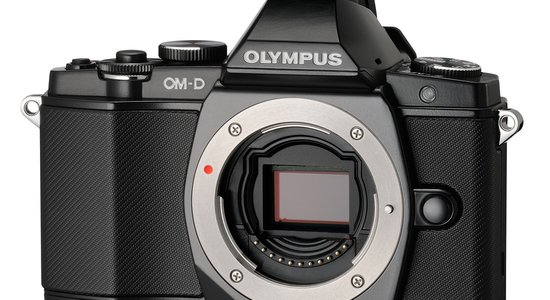 'Olympus' atbrīvojies no 'Panasonic' jūga un ieguvis 'Sony' sensoru