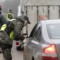 Закрытие границ: литовские пограничники не впустили в Литву 69 латвийцев