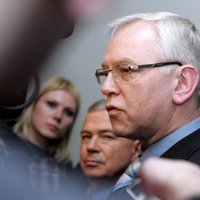 ZZS balsojums izšķirs, vai Saeima atbalstīs deputātu algu 'iesaldēšanu'