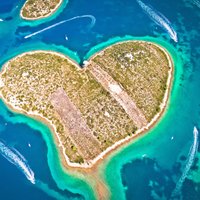 Pārdošanā nonākusi daļa slavenās Mīlestības salas Horvātijā