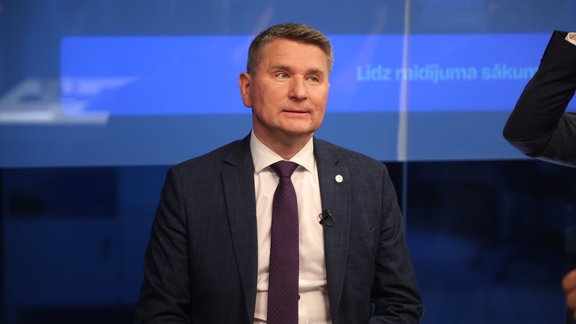 Atkal katrai partijai pa vicemēram? Topošajā Rīgas domes koalīcijā vēl nav vienprātības