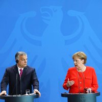 Angela Merkele nenosaka Ungārijas migrantu politiku, pauž Orbāns
