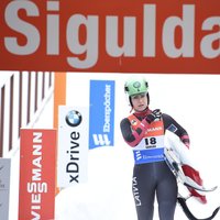 Latvijas kamaniņu braucēji Pasaules kausa etapu Siguldā noslēdz ar trešo vietu stafetē