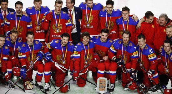 Krievijas hokejisti rezultatīvā cīņā otro gadu pēc kārtas izcīna PČ bronzu