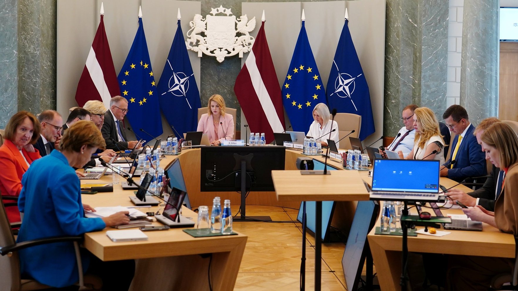 Vairāk naudas Dziesmu svētkiem un bērnu ar invaliditāti kopšanai– valdība lemj par izmaiņām budžetā