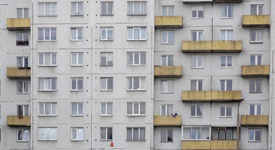 "Sarkanie karogi", kurus neatstāt nepamanītus, pērkot dzīvokli vecā mājā