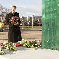 Foto: Saeimas priekšsēdētāja piemin Zolitūdes lielveikala 'Maxima' traģēdijas upurus